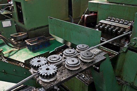 steel wire rod feeder for forging machine